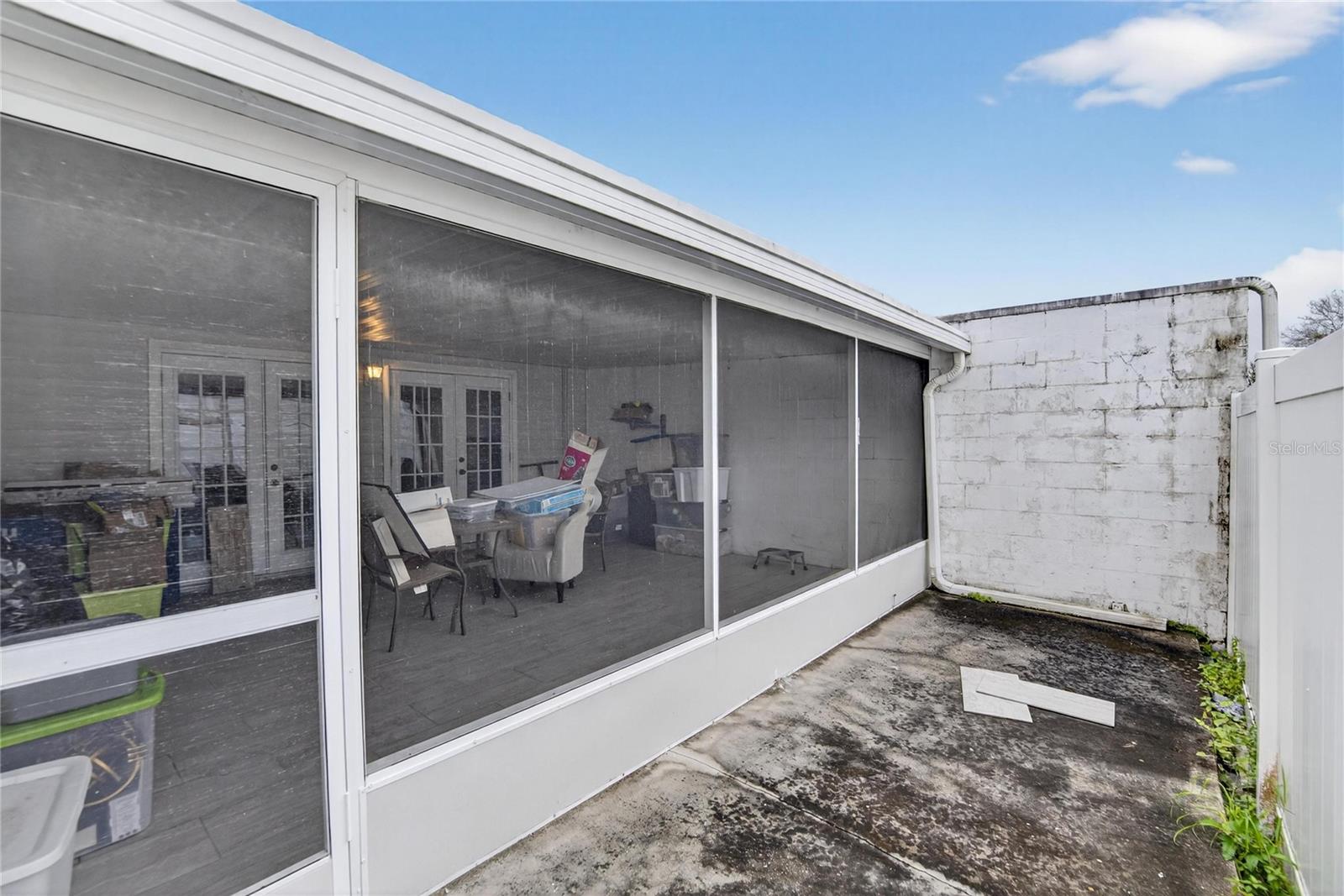 Listing photo id 21 for 11920 Dietz Drive 11920