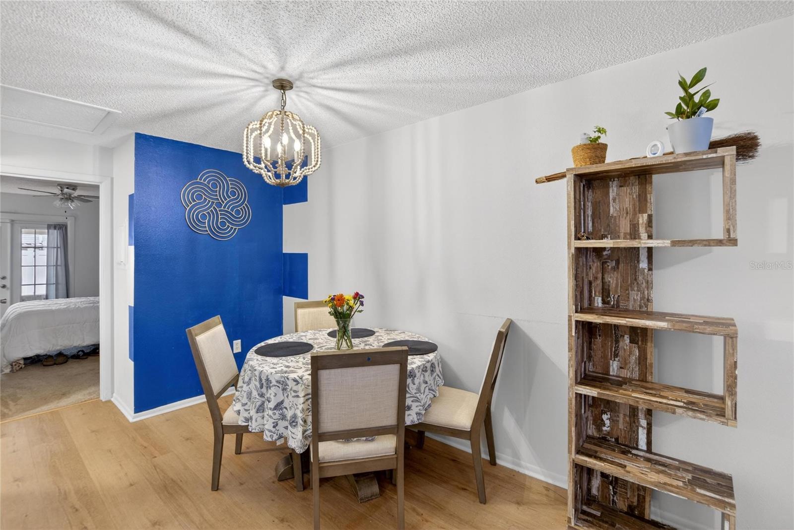 Listing photo id 3 for 11920 Dietz Drive 11920