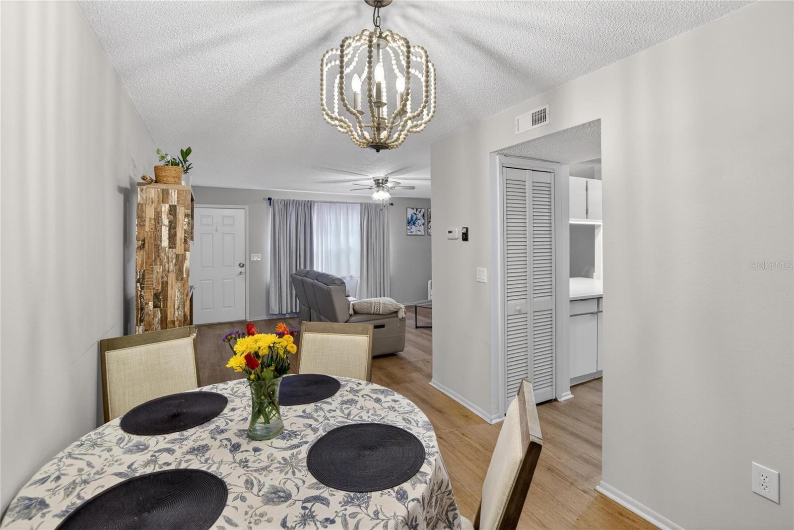 Listing photo id 5 for 11920 Dietz Drive 11920