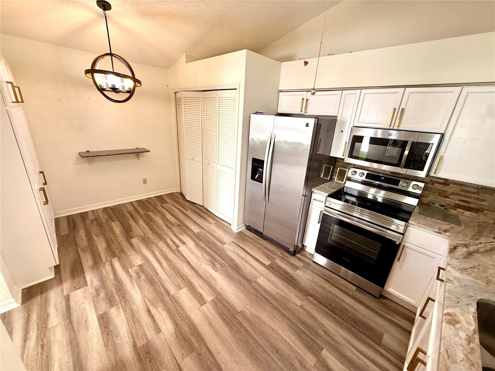 Image 19 of 68 For 2546 Pine Cove Lane