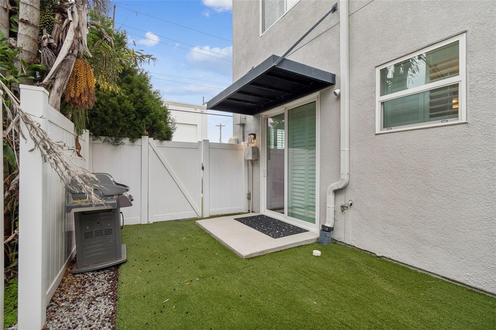 Image 12 of 53 For 3232 Horatio Street