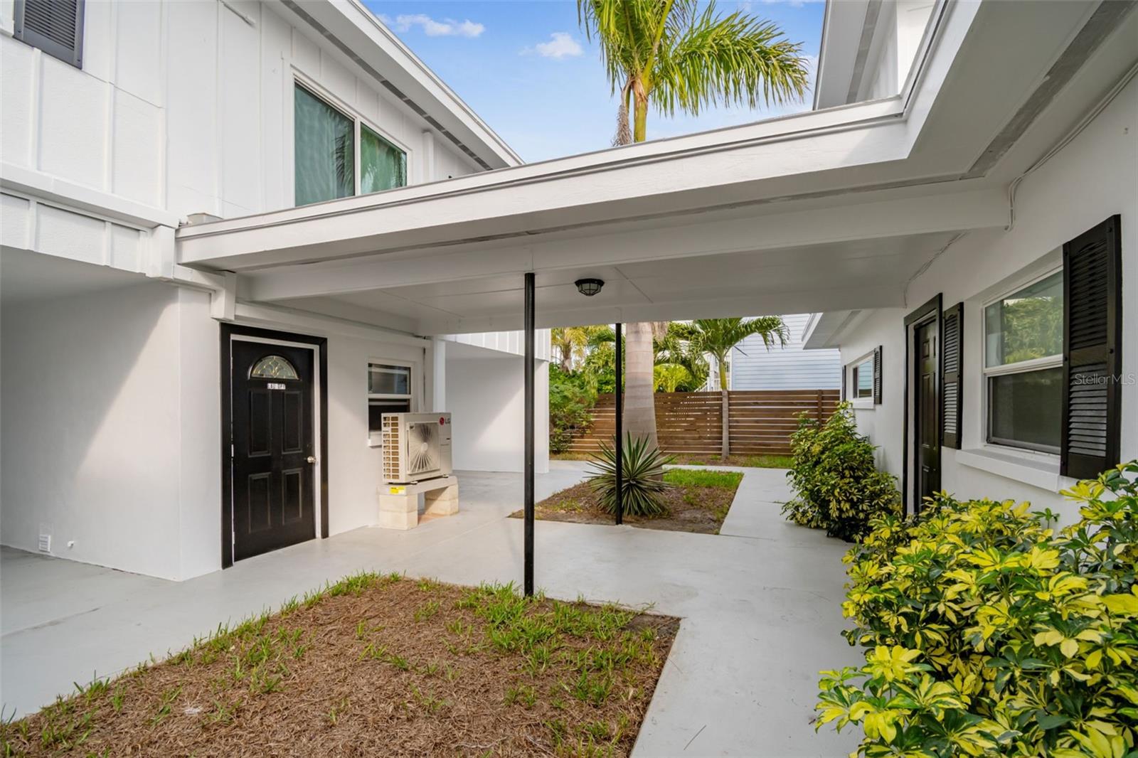 Image 10 of 67 For 2411 Bay Boulevard 1