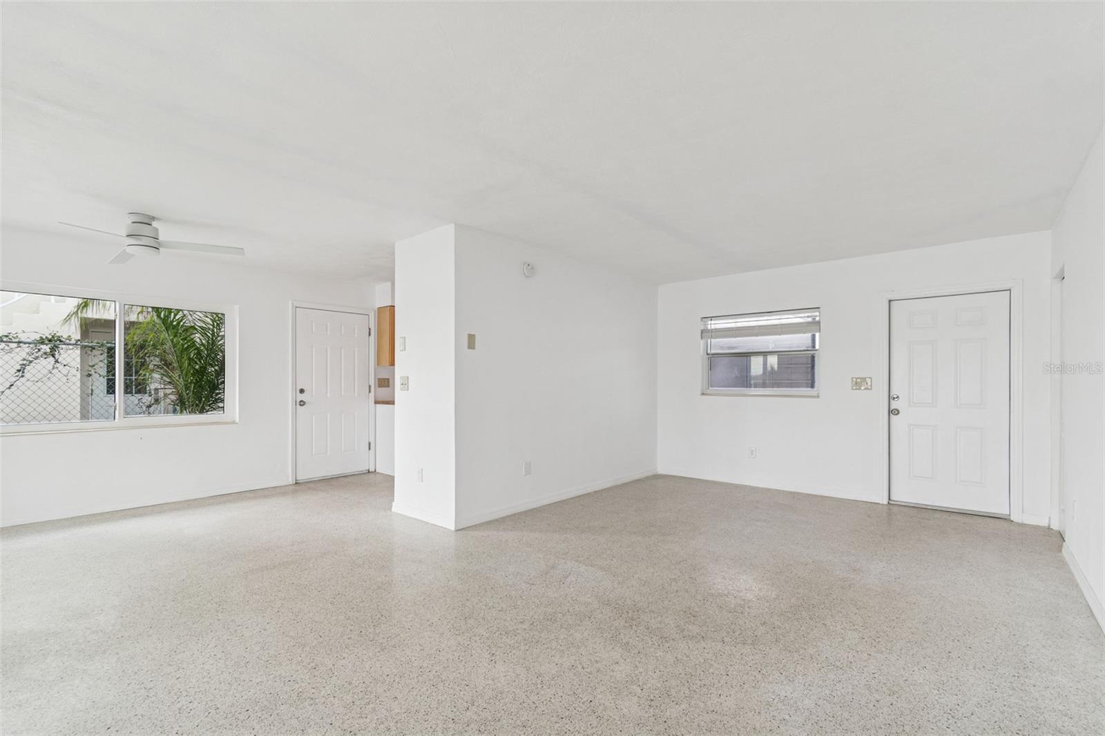 Image 18 of 67 For 2411 Bay Boulevard 1