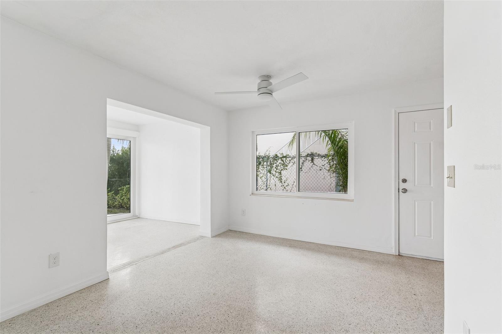 Image 22 of 67 For 2411 Bay Boulevard 1