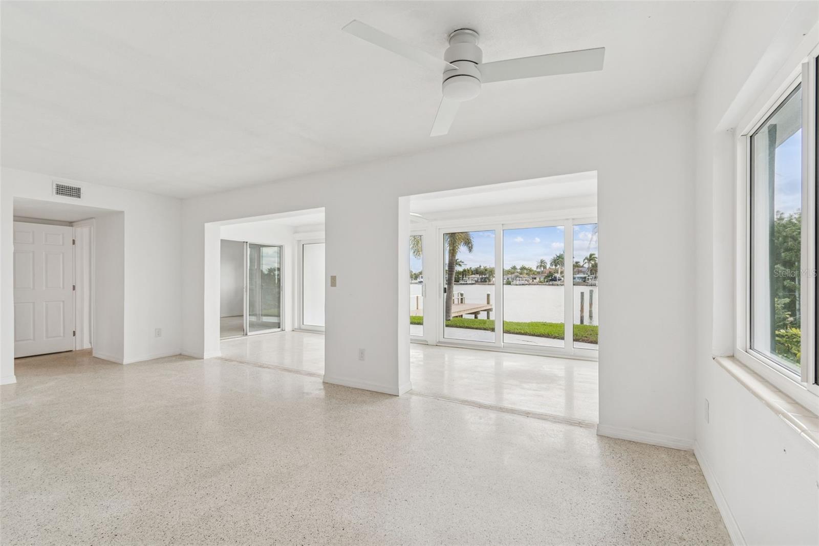 Image 23 of 67 For 2411 Bay Boulevard 1