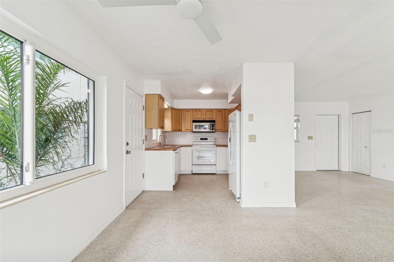 Image 25 of 67 For 2411 Bay Boulevard 1