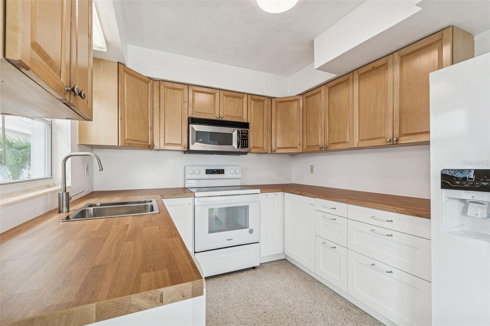 Image 27 of 67 For 2411 Bay Boulevard 1