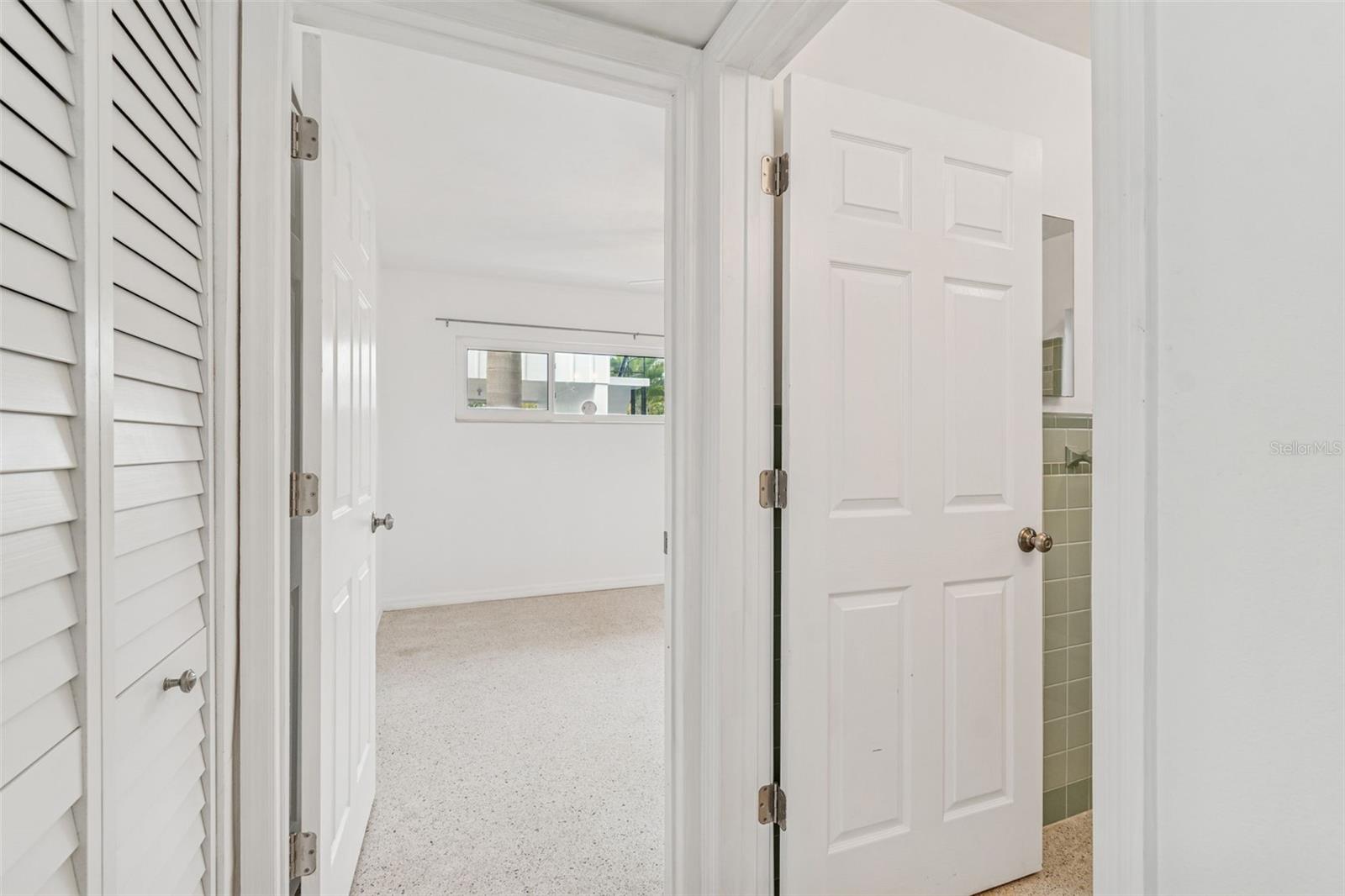 Image 40 of 67 For 2411 Bay Boulevard 1