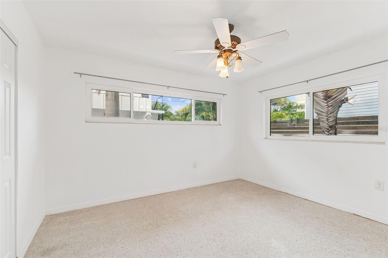 Image 41 of 67 For 2411 Bay Boulevard 1