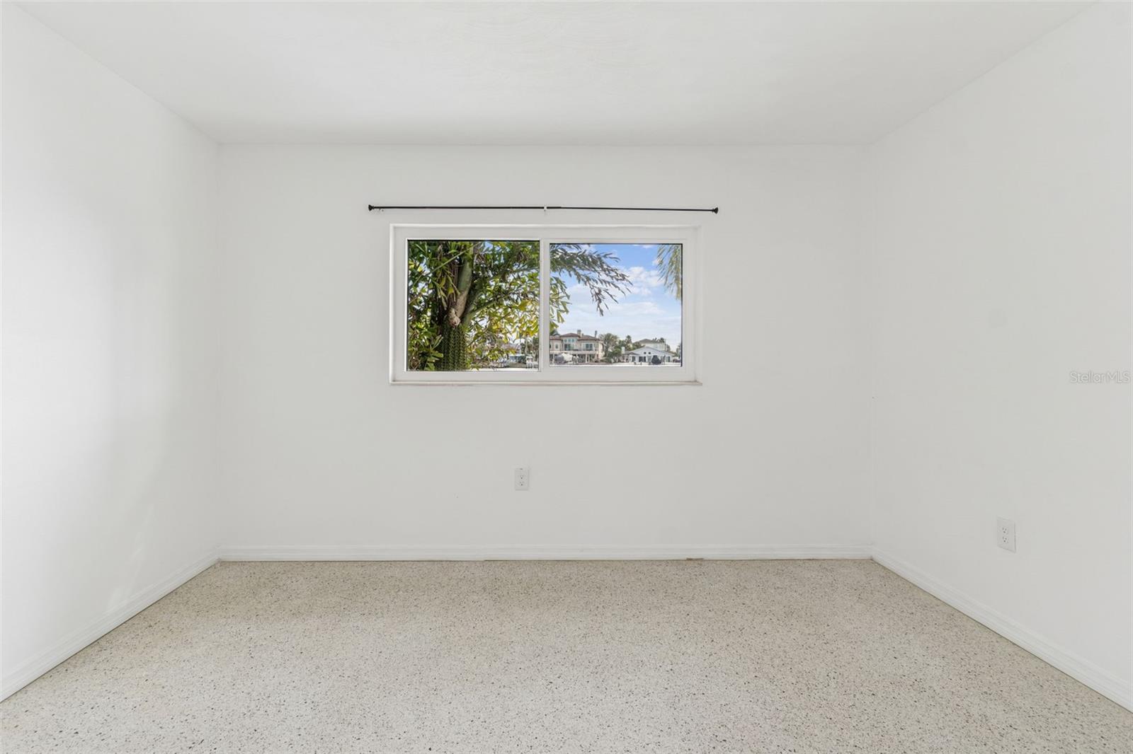 Image 56 of 67 For 2411 Bay Boulevard 1