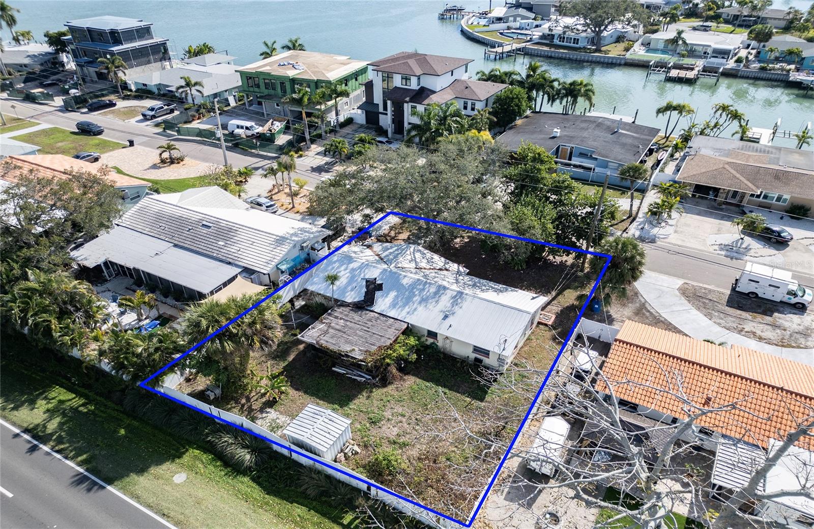 Image 11 of 23 For 7833 Causeway Boulevard S