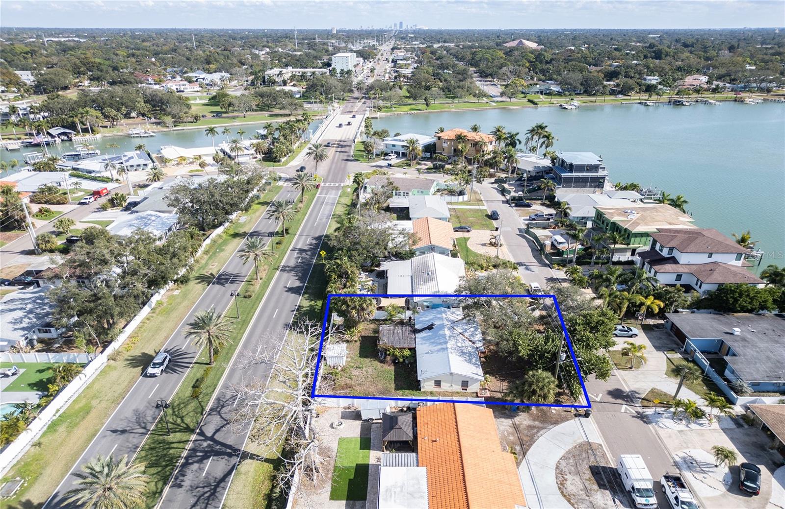 Image 13 of 23 For 7833 Causeway Boulevard S