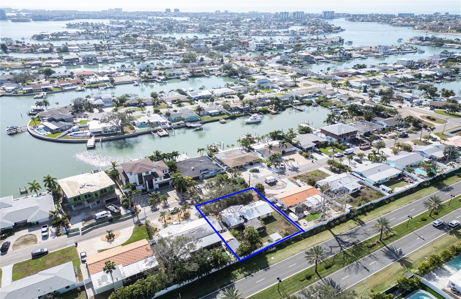 Image 16 of 23 For 7833 Causeway Boulevard S