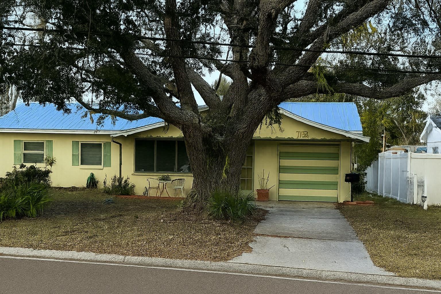 Image 2 of 23 For 7833 Causeway Boulevard S