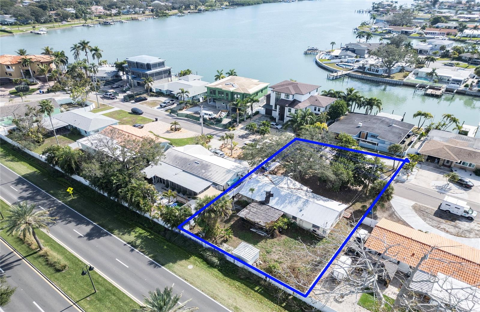 Image 22 of 23 For 7833 Causeway Boulevard S