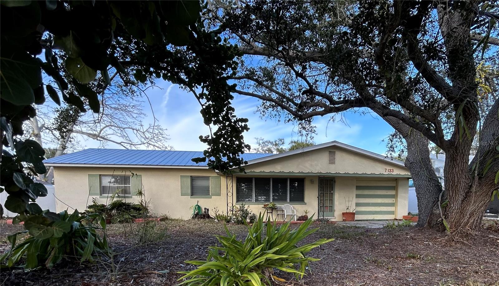 Image 3 of 23 For 7833 Causeway Boulevard S