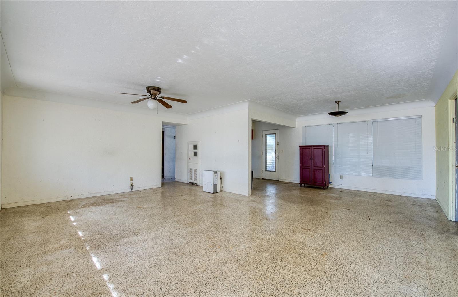 Image 6 of 23 For 7833 Causeway Boulevard S