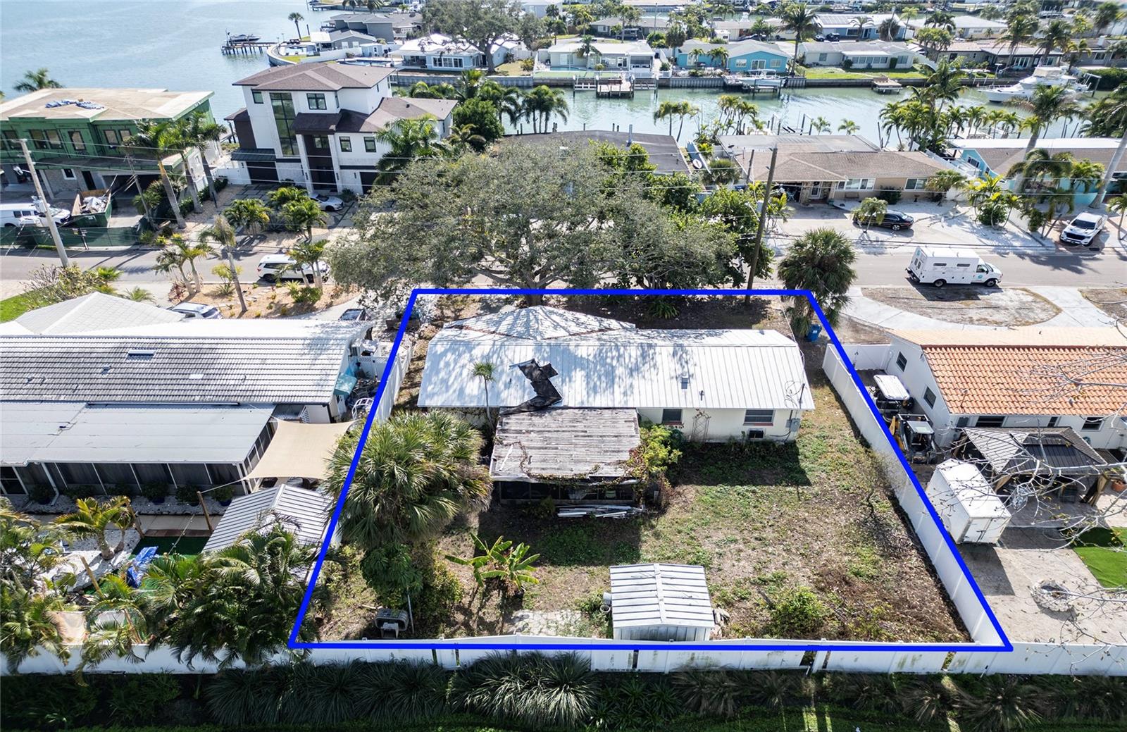 Image 9 of 23 For 7833 Causeway Boulevard S