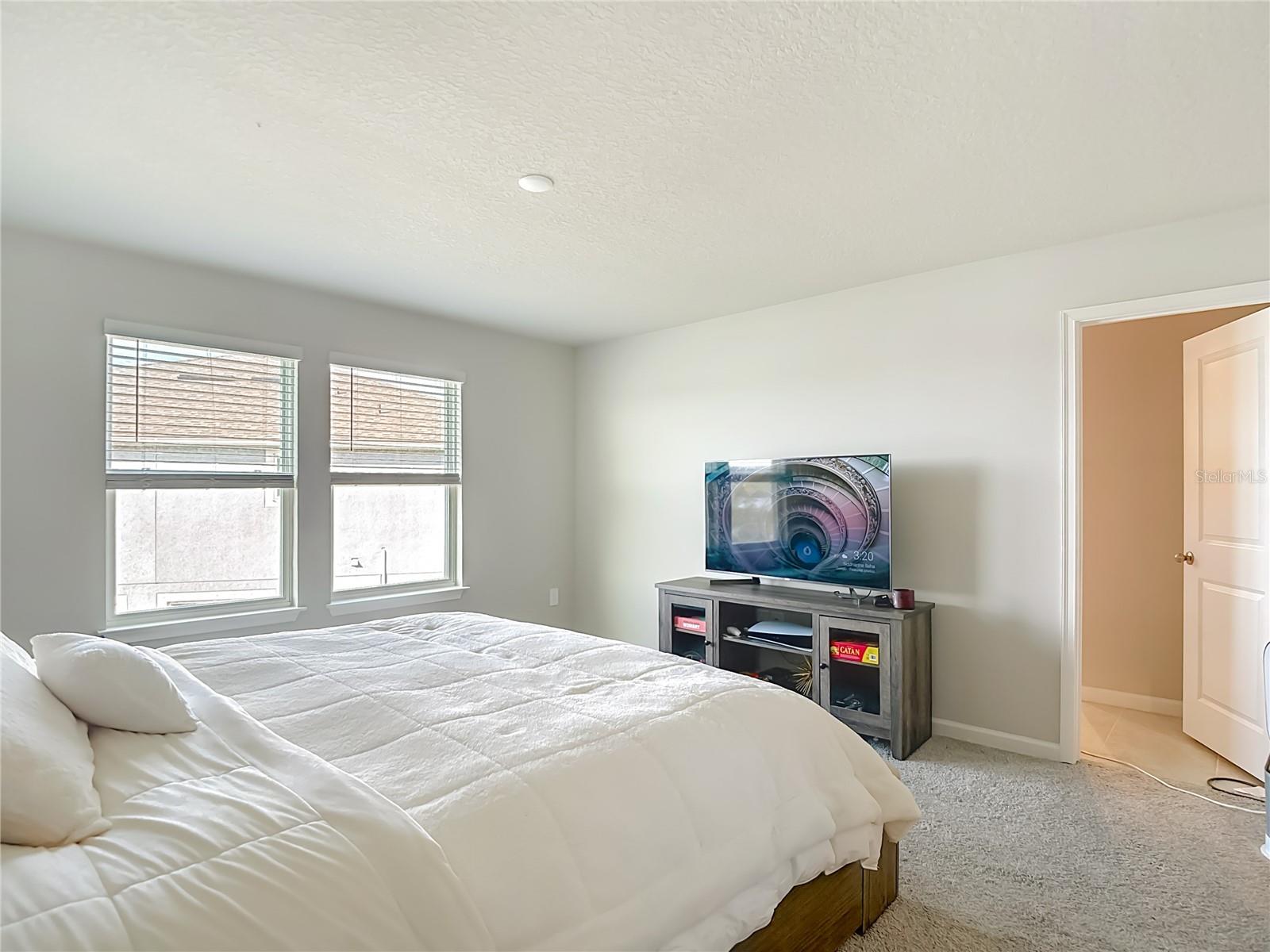 Image 43 of 60 For 19219 Blue Pond Drive