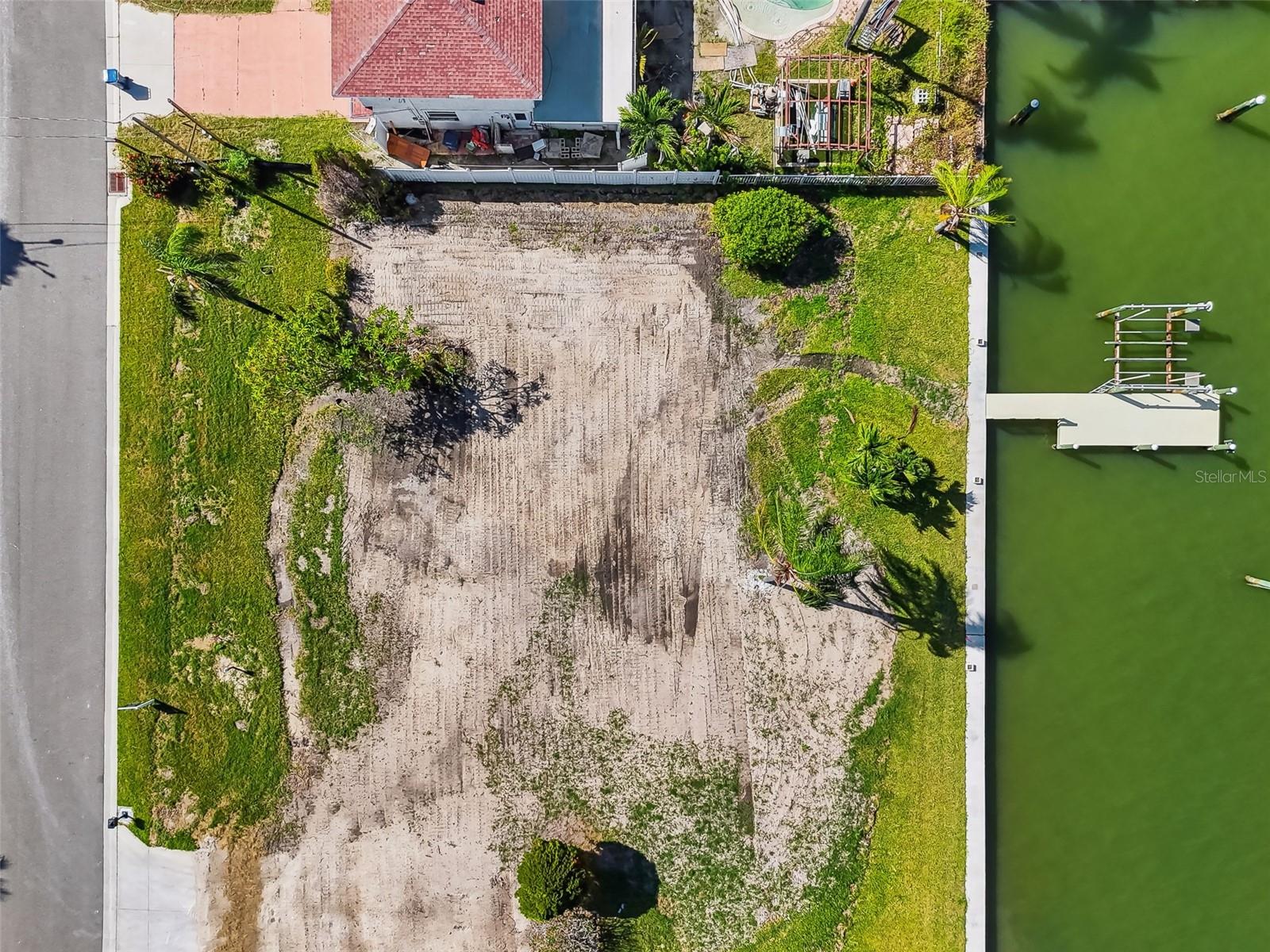 Image 10 of 36 For 568 Johns Pass Avenue