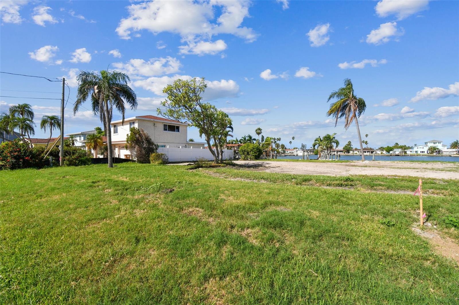 Image 27 of 36 For 568 Johns Pass Avenue