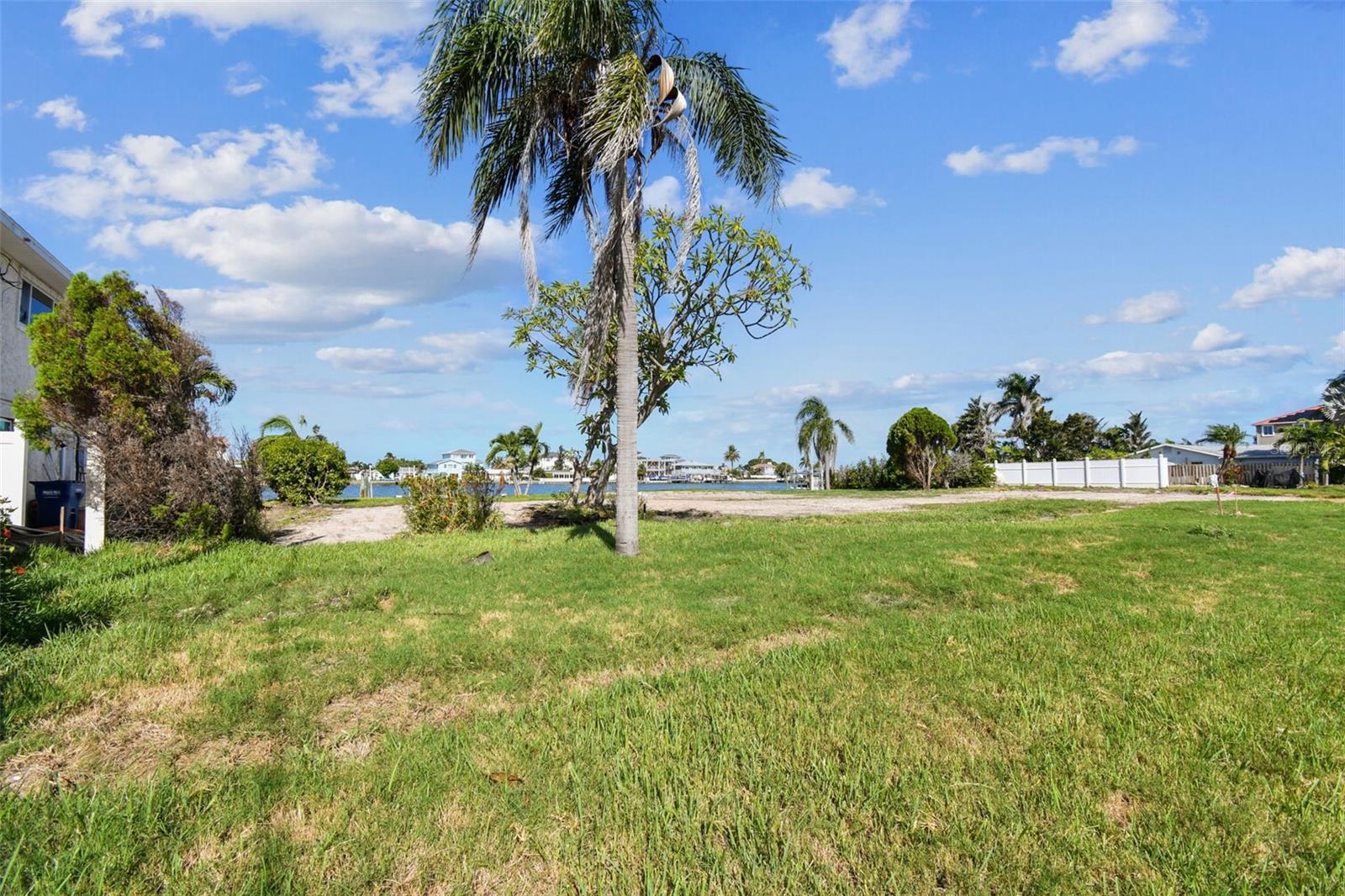 Image 28 of 36 For 568 Johns Pass Avenue