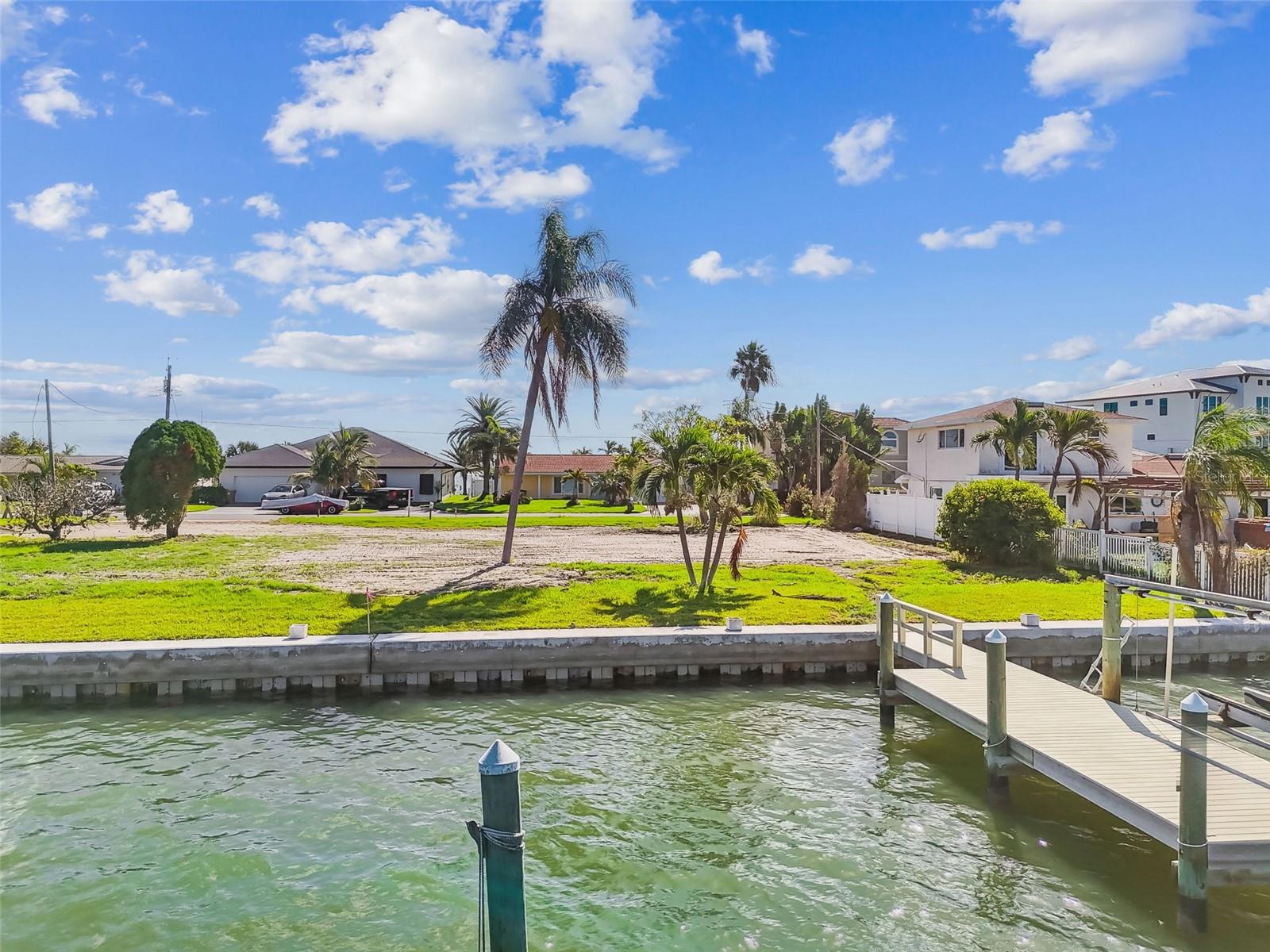 Image 6 of 36 For 568 Johns Pass Avenue