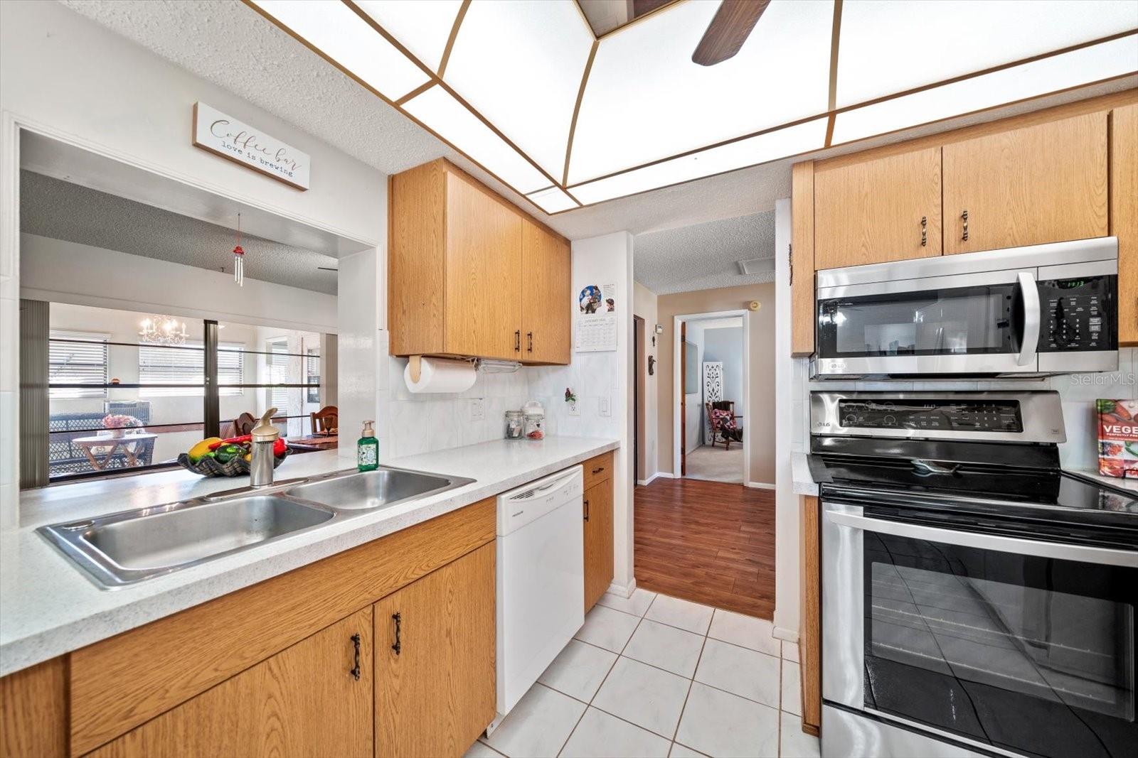 Image 6 of 32 For 2710 Cypress Hollow Court