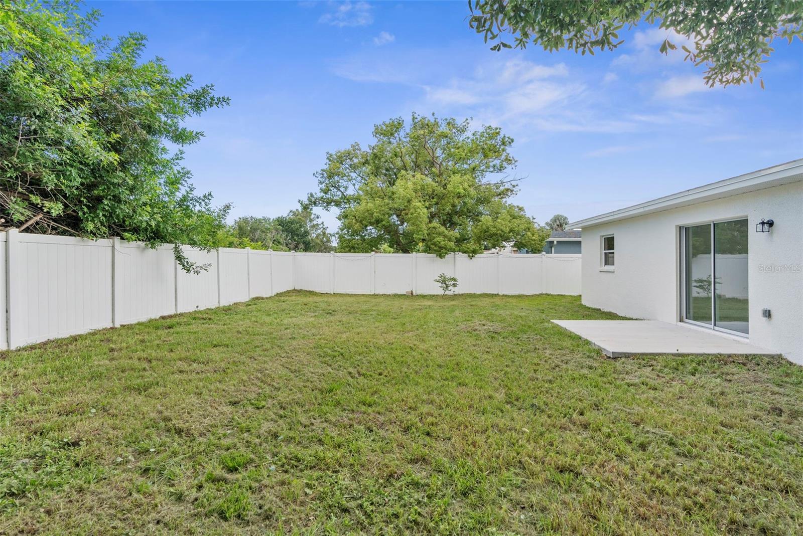 Listing photo id 26 for 5704 Coolidge Avenue