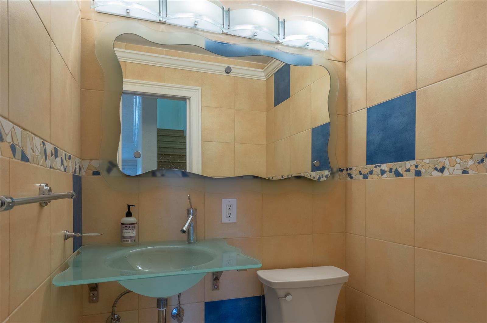 Image 15 of 61 For 11820 Capri Circle S