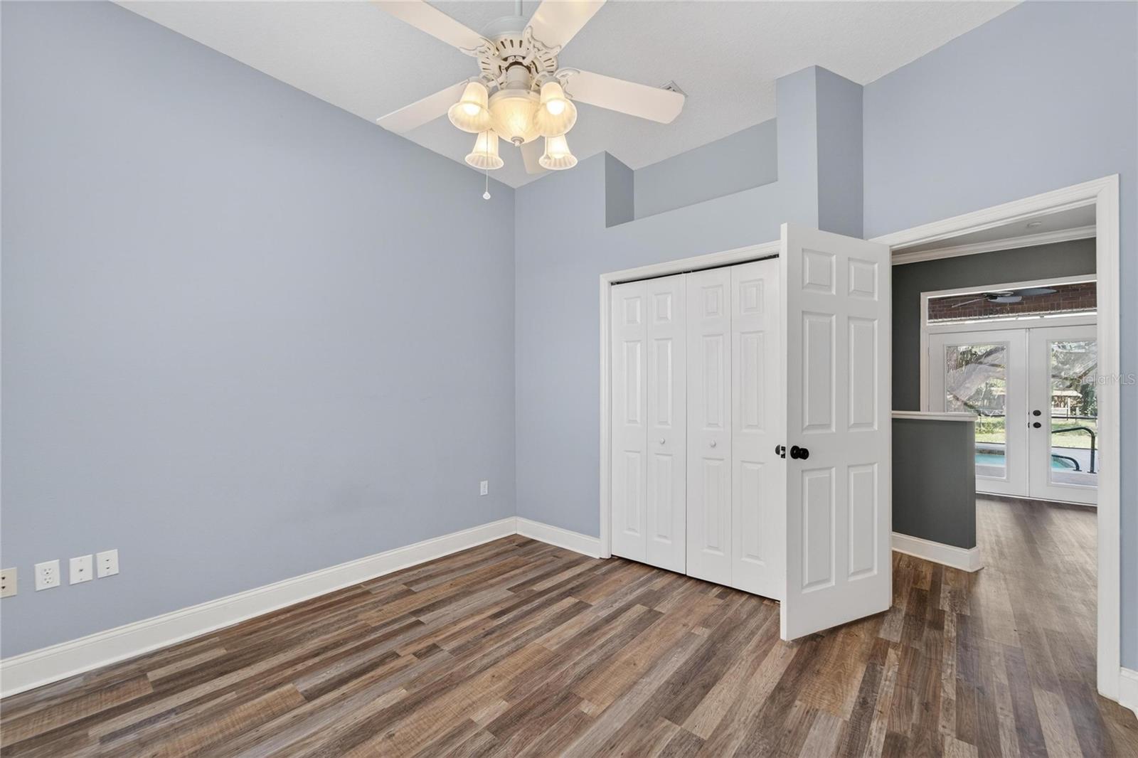 Image 11 of 89 For 725 Giant Oak Road