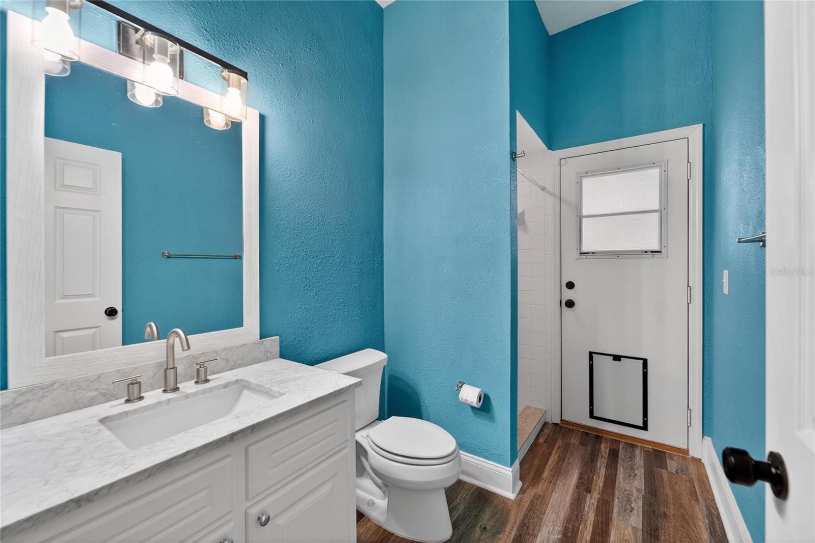 Image 13 of 89 For 725 Giant Oak Road