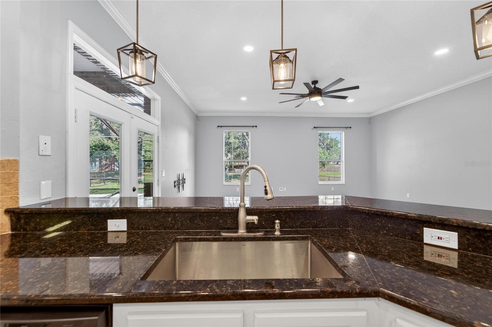 Image 26 of 89 For 725 Giant Oak Road