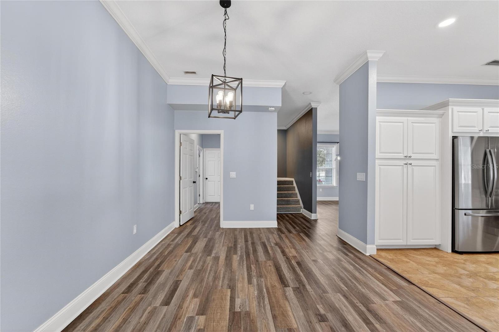 Image 29 of 89 For 725 Giant Oak Road