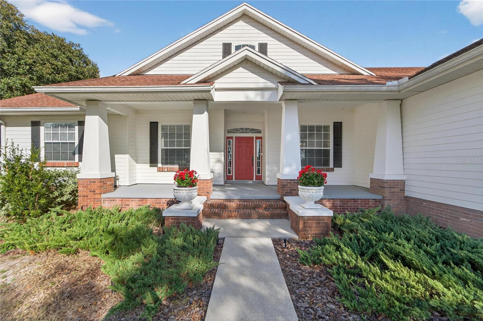 Image 3 of 89 For 725 Giant Oak Road