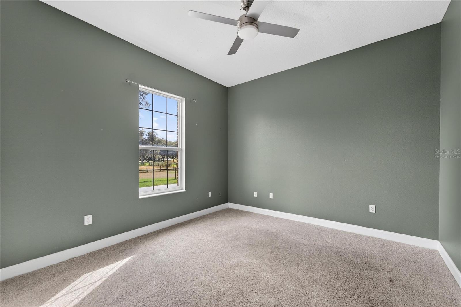 Image 40 of 89 For 725 Giant Oak Road