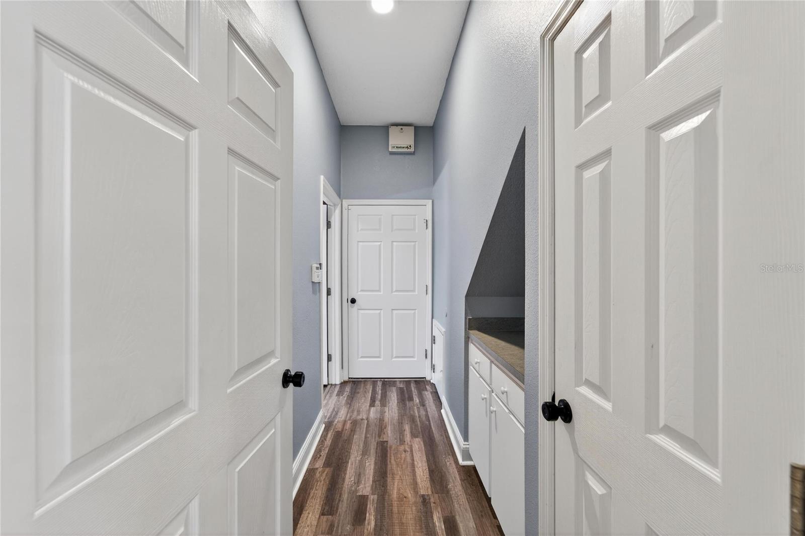 Image 43 of 89 For 725 Giant Oak Road