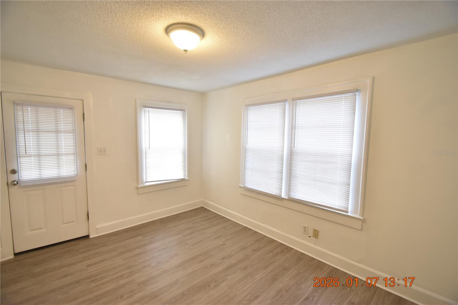 Image 13 of 38 For 2500 Auburn Street S