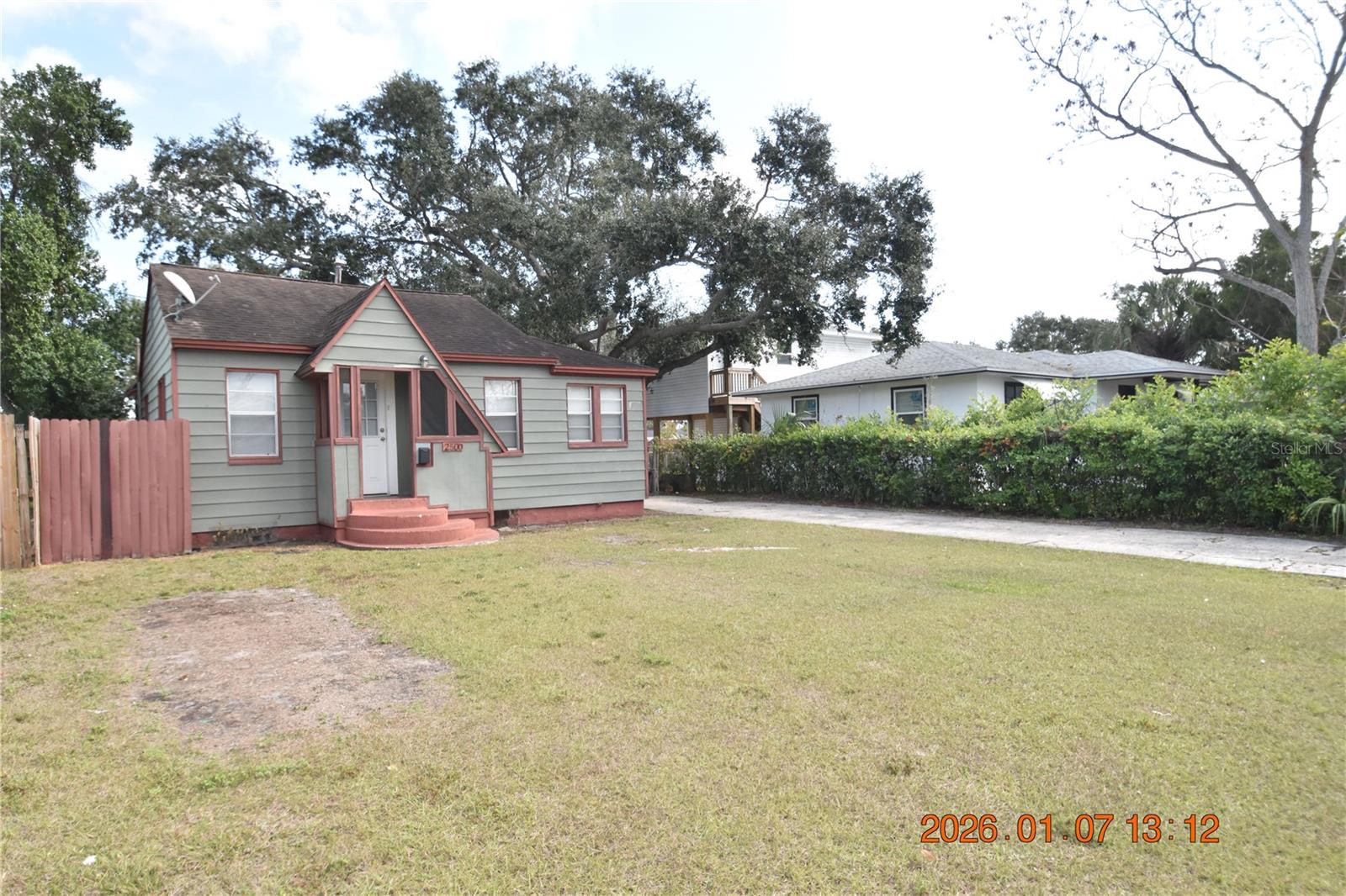 Image 2 of 38 For 2500 Auburn Street S