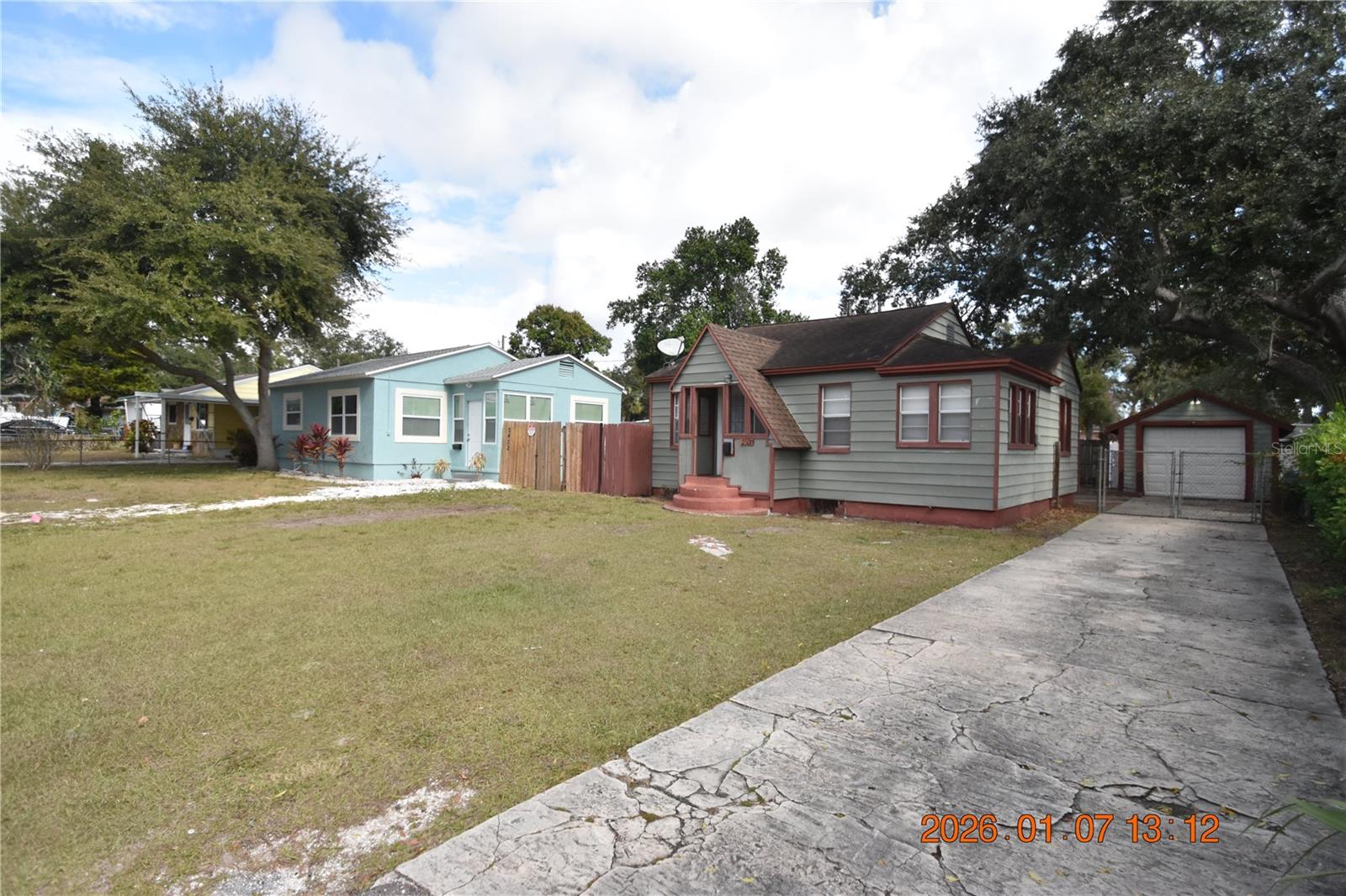 Image 3 of 38 For 2500 Auburn Street S