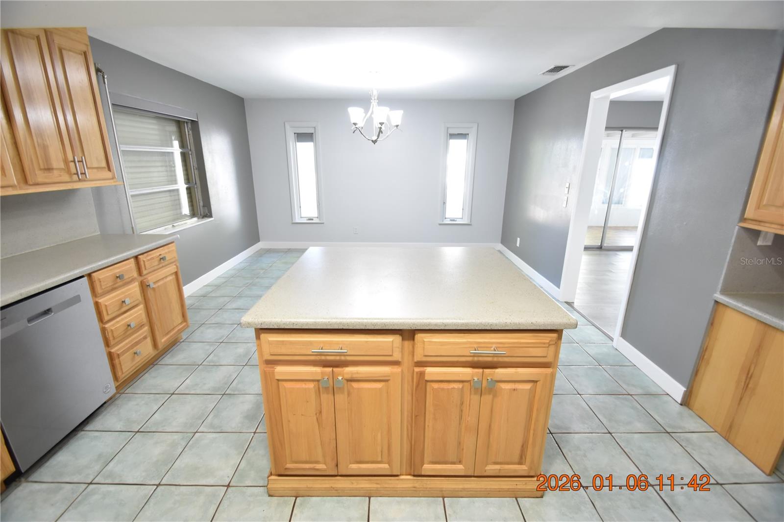 Image 23 of 55 For 6485 30th Avenue N