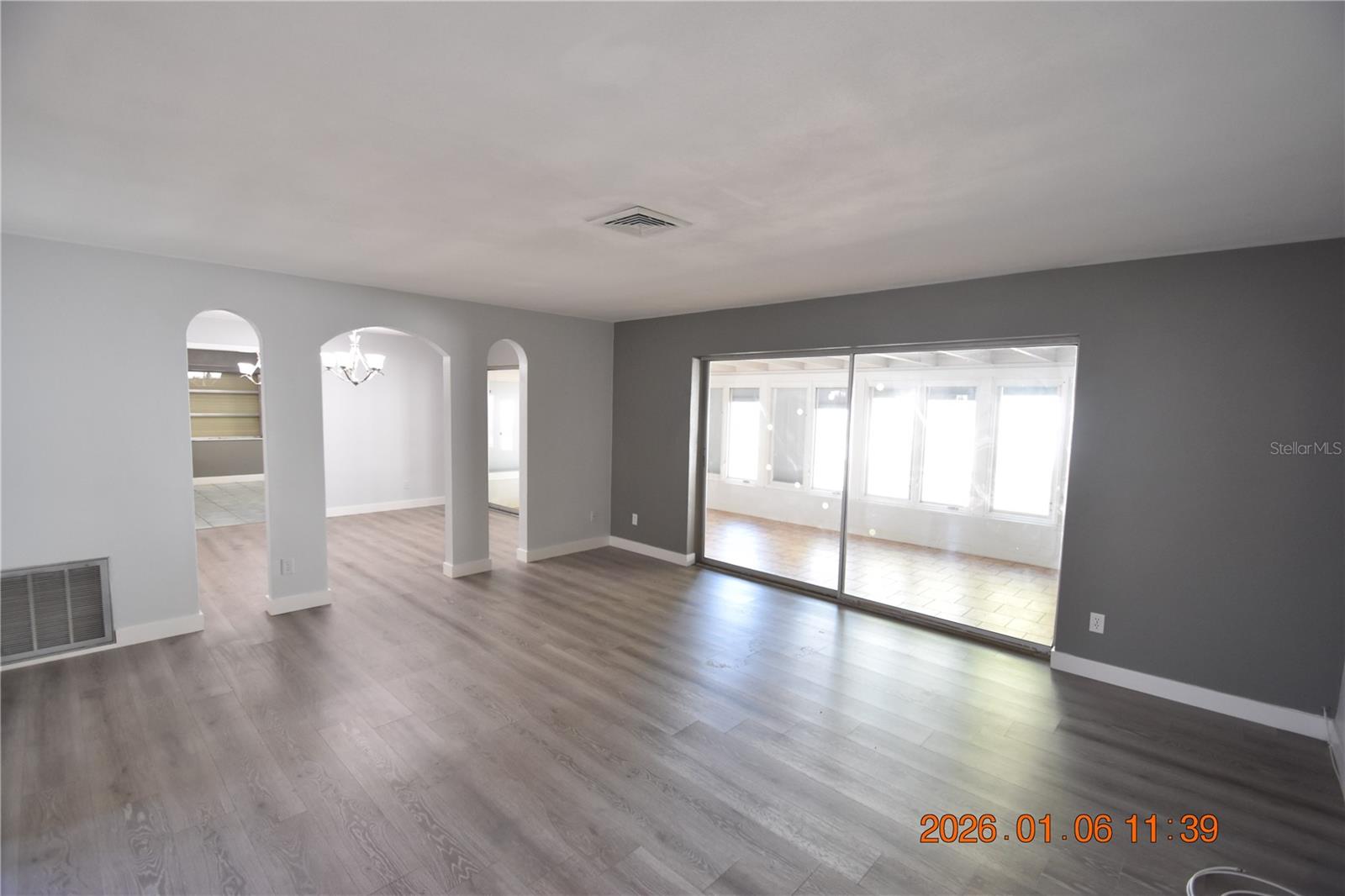 Image 4 of 55 For 6485 30th Avenue N