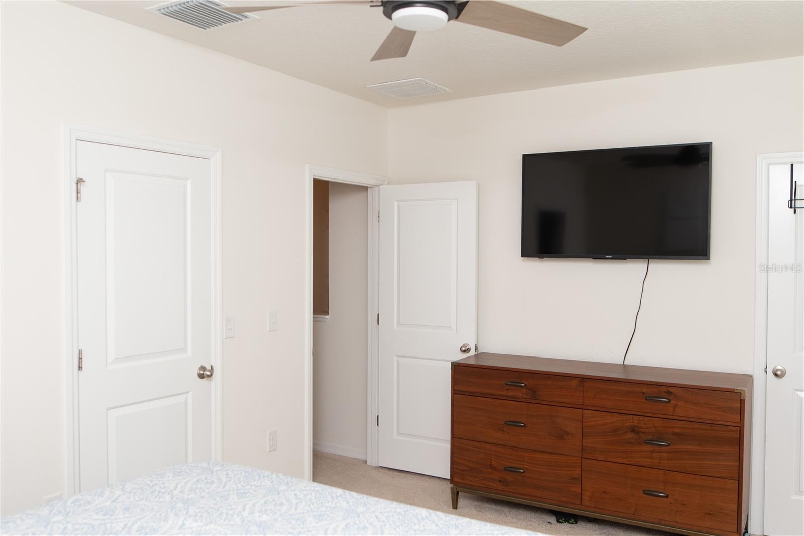 Image 9 of 32 For 16180 Glowing Grove Avenue