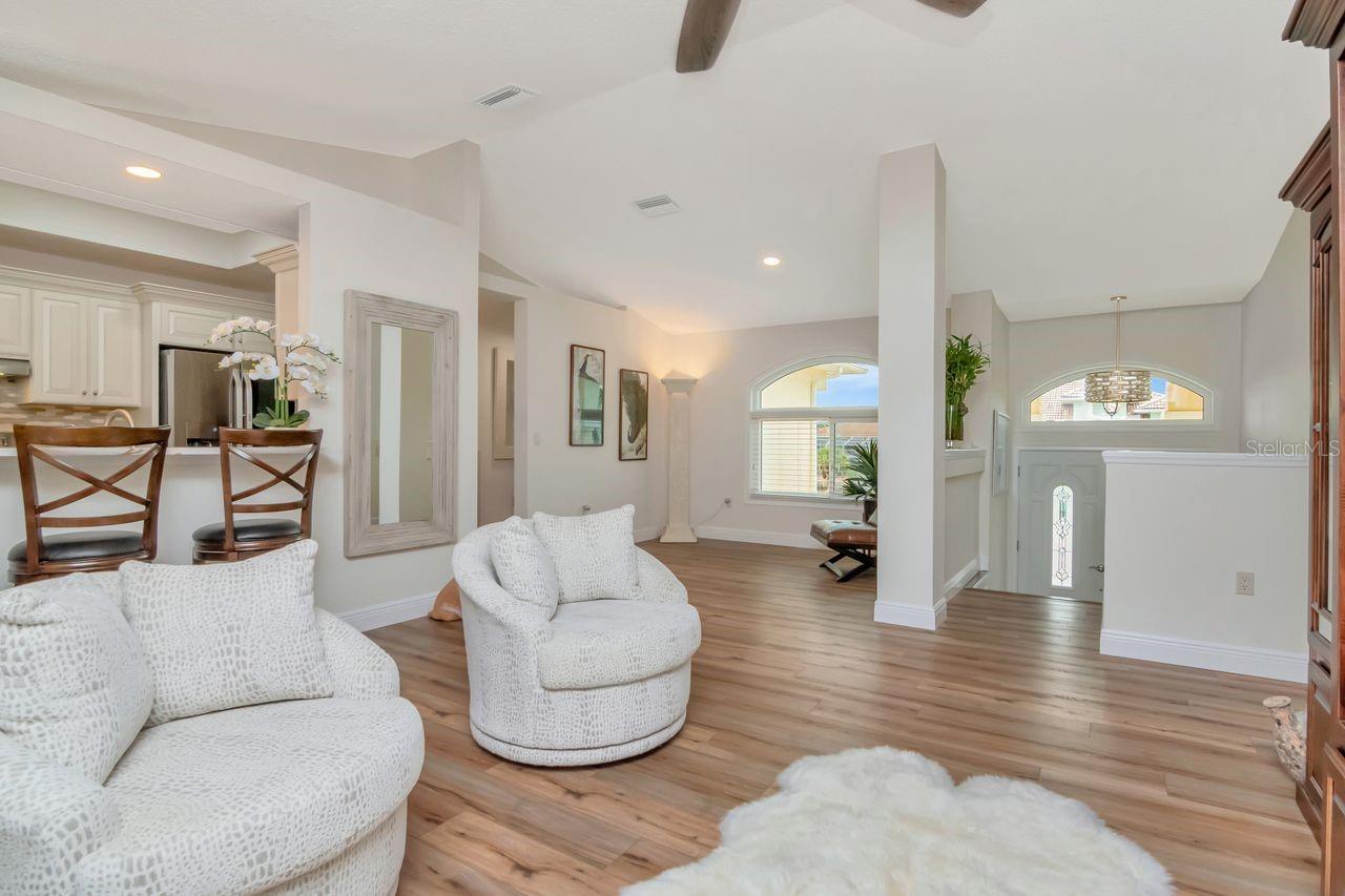 Image 10 of 67 For 7711 Gulf Way