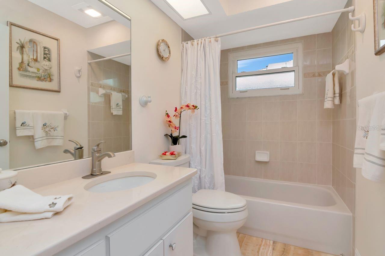 Image 22 of 67 For 7711 Gulf Way