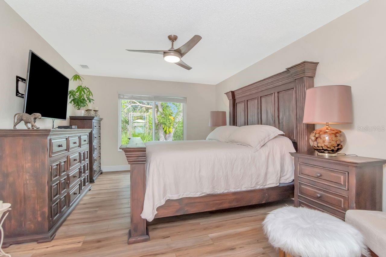 Image 27 of 67 For 7711 Gulf Way