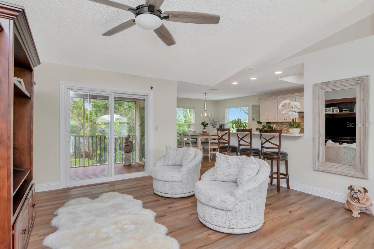 Image 6 of 67 For 7711 Gulf Way