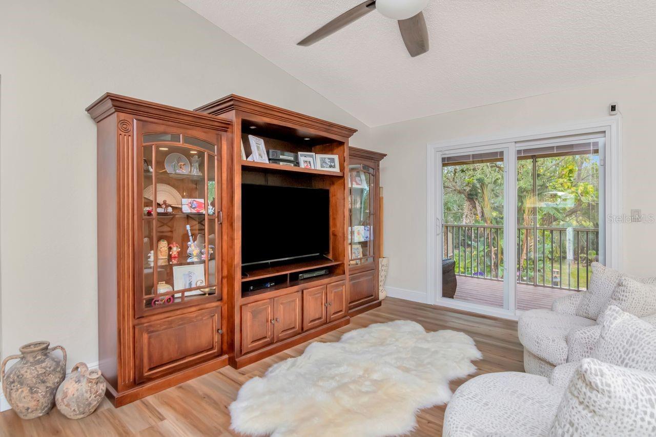 Image 7 of 67 For 7711 Gulf Way