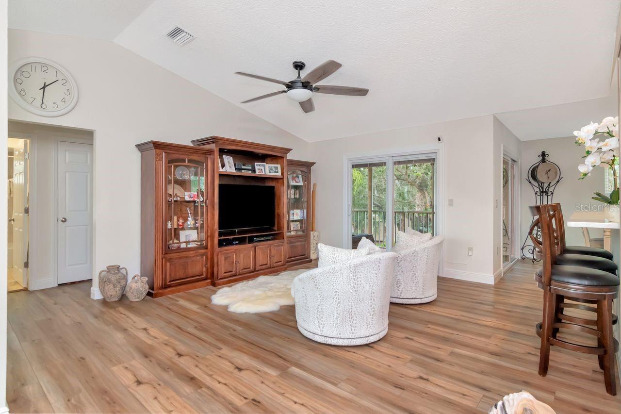 Image 8 of 67 For 7711 Gulf Way