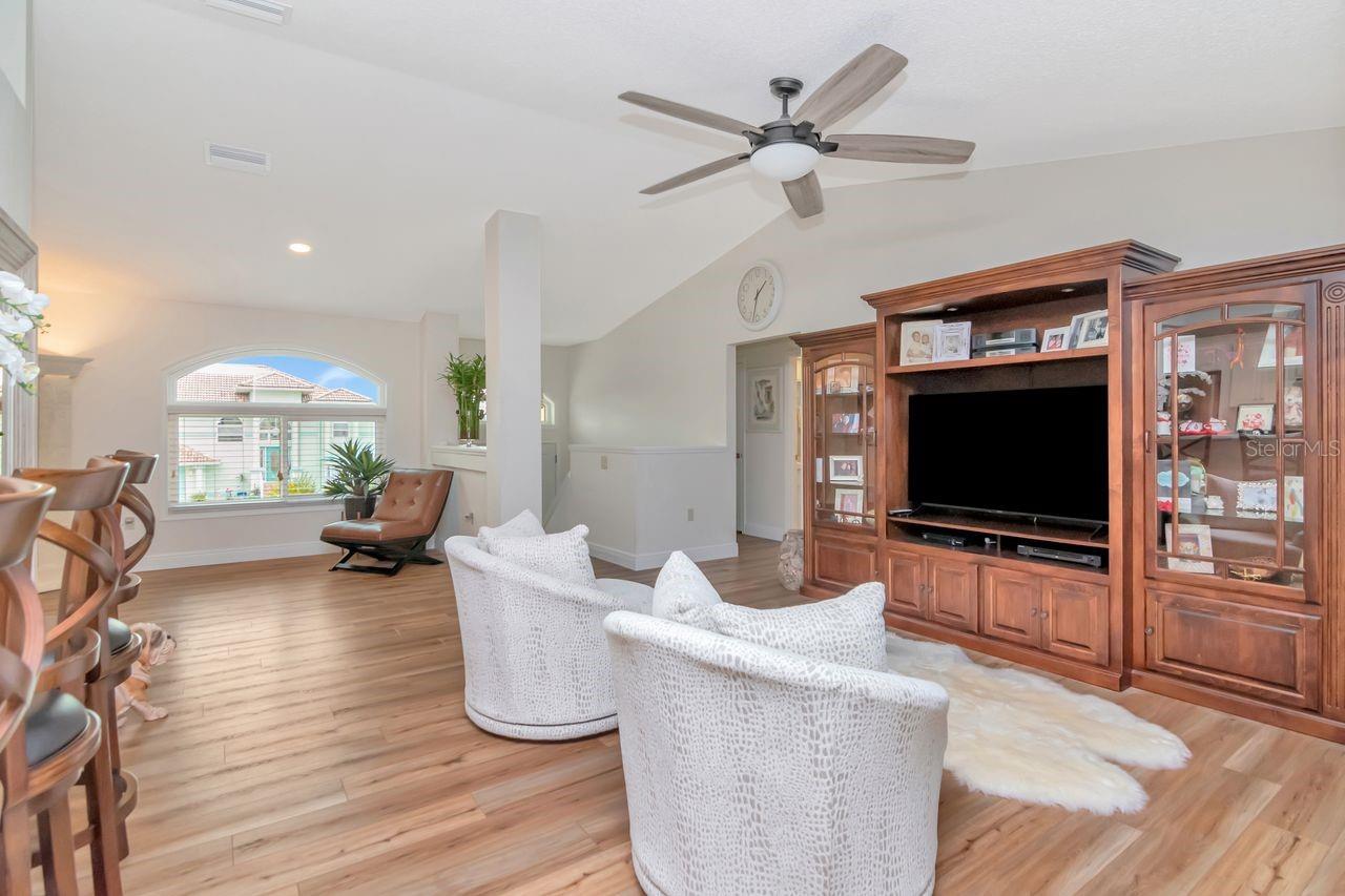 Image 9 of 67 For 7711 Gulf Way